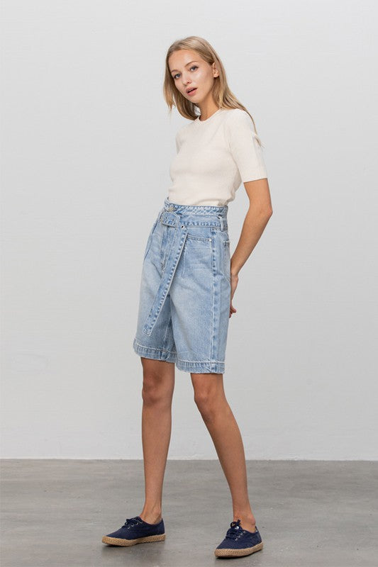 BELTED DENIM BERMUDAS